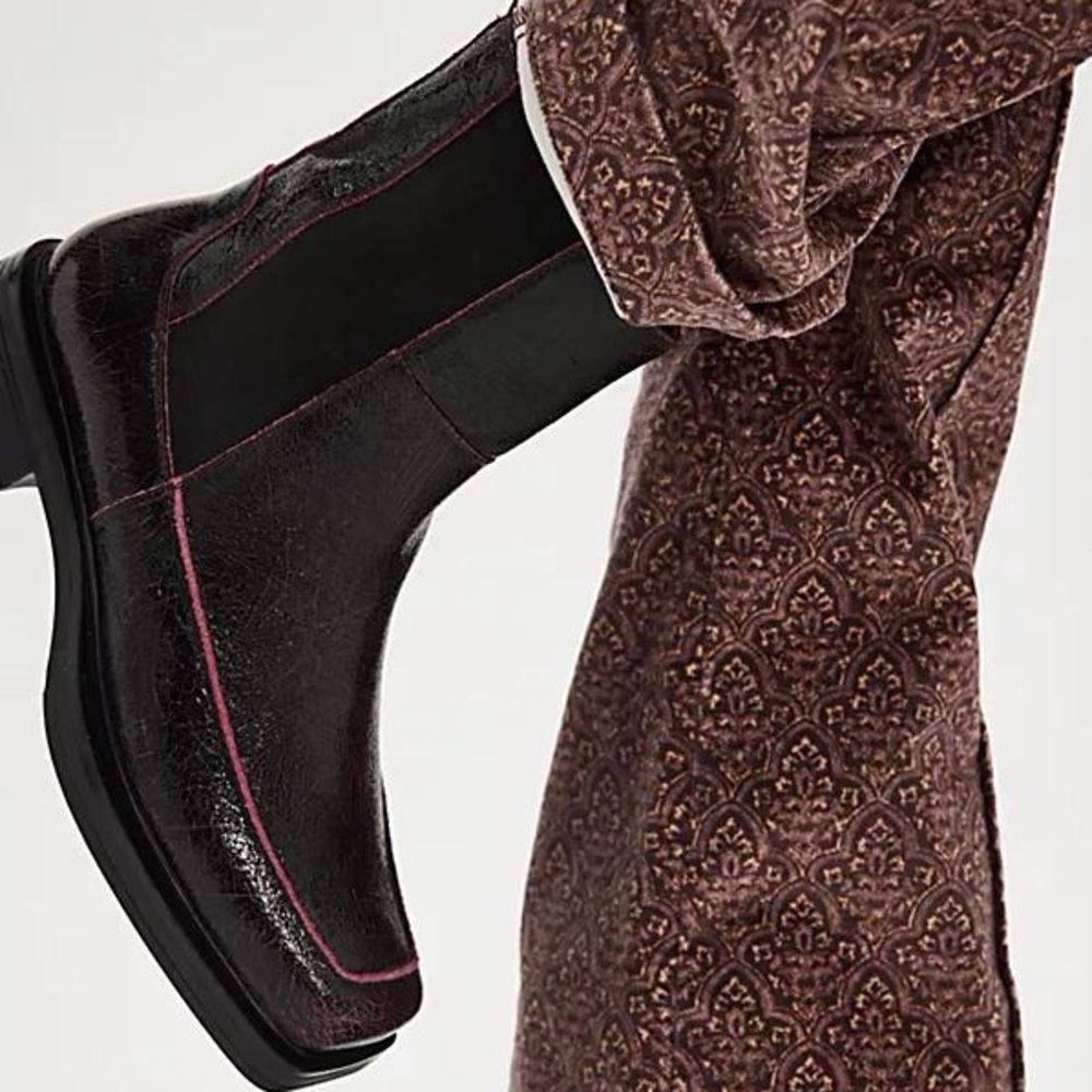 Free People distressed Black purple leather Boots - Picture 3 of 12